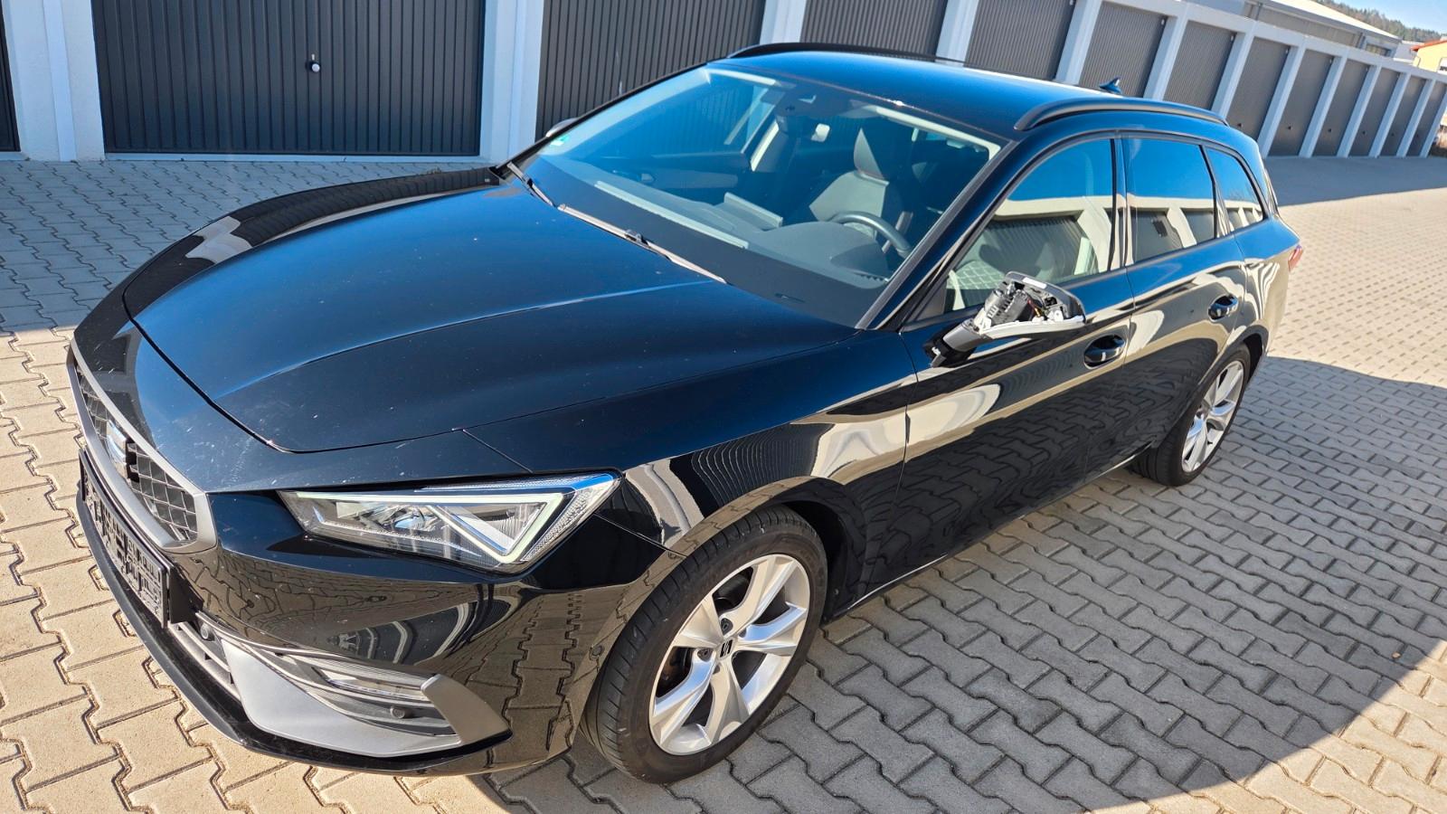 Seat Leon 1.5 Sportstourer FR UNFALLSCHADEN