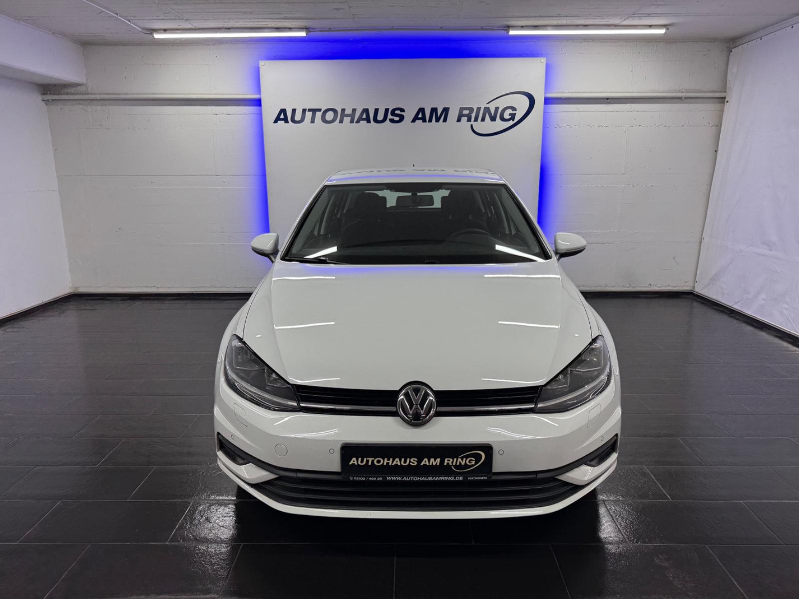 Volkswagen Golf VII Lim. TDI BMT DSG 2xPDC APP NAVI ALU-17