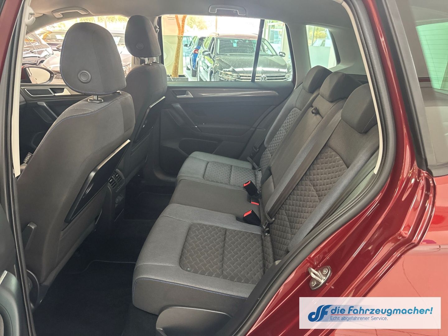 Fahrzeugabbildung Volkswagen Golf Sportsvan VII Join Navi Dyn. Kurvenlicht AC