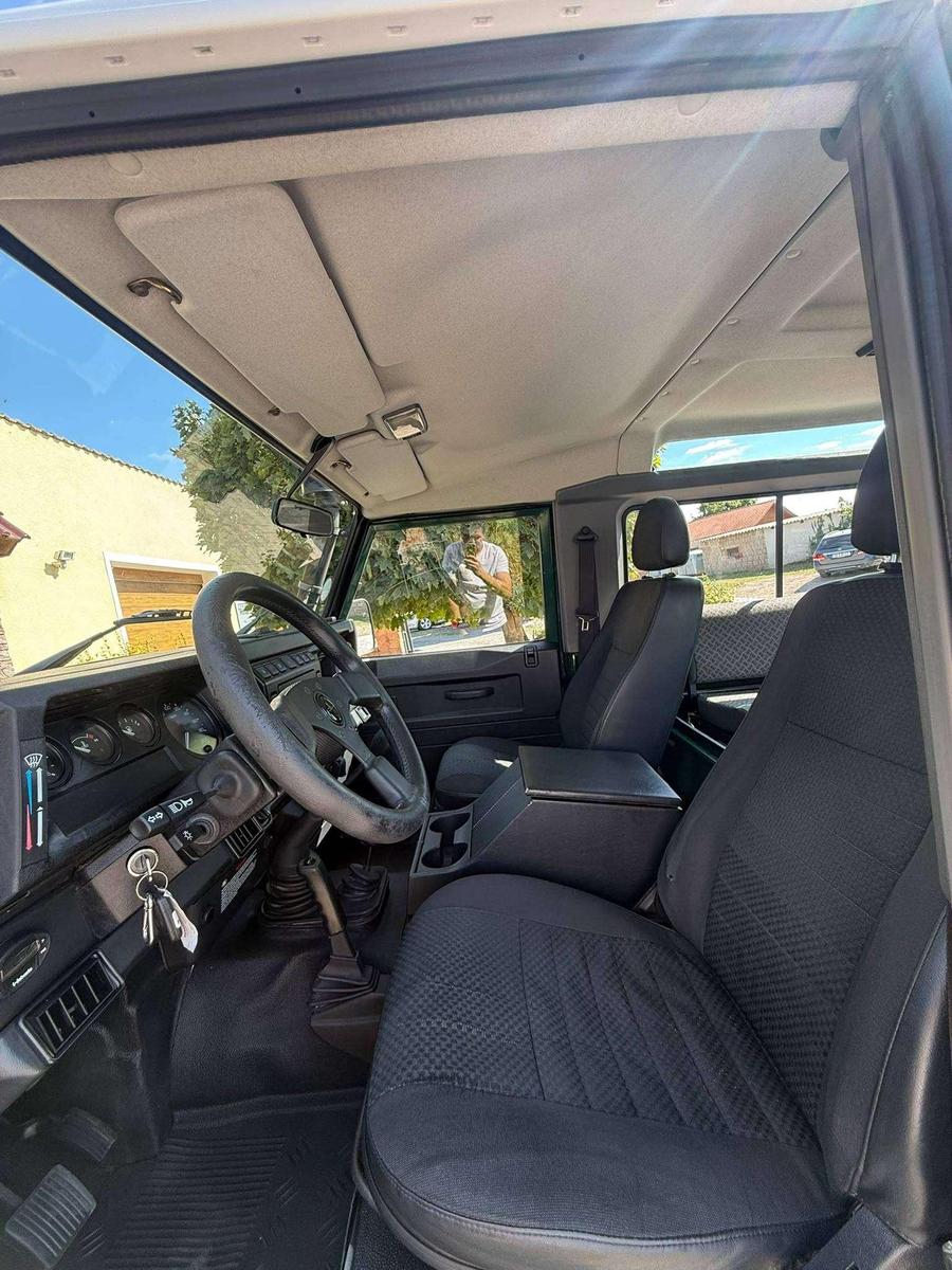 Land Rover Defender 90 E 122ch - BVM - Carnet entretien - Entretien récent - Pneus toutes saisons