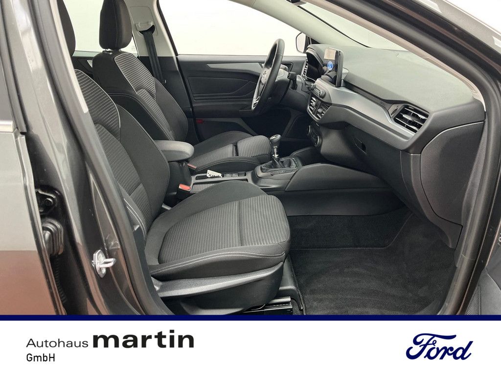 Fahrzeugabbildung Ford Focus 1.0 EcoBoost Titanium S/S EURO FACEL. LED