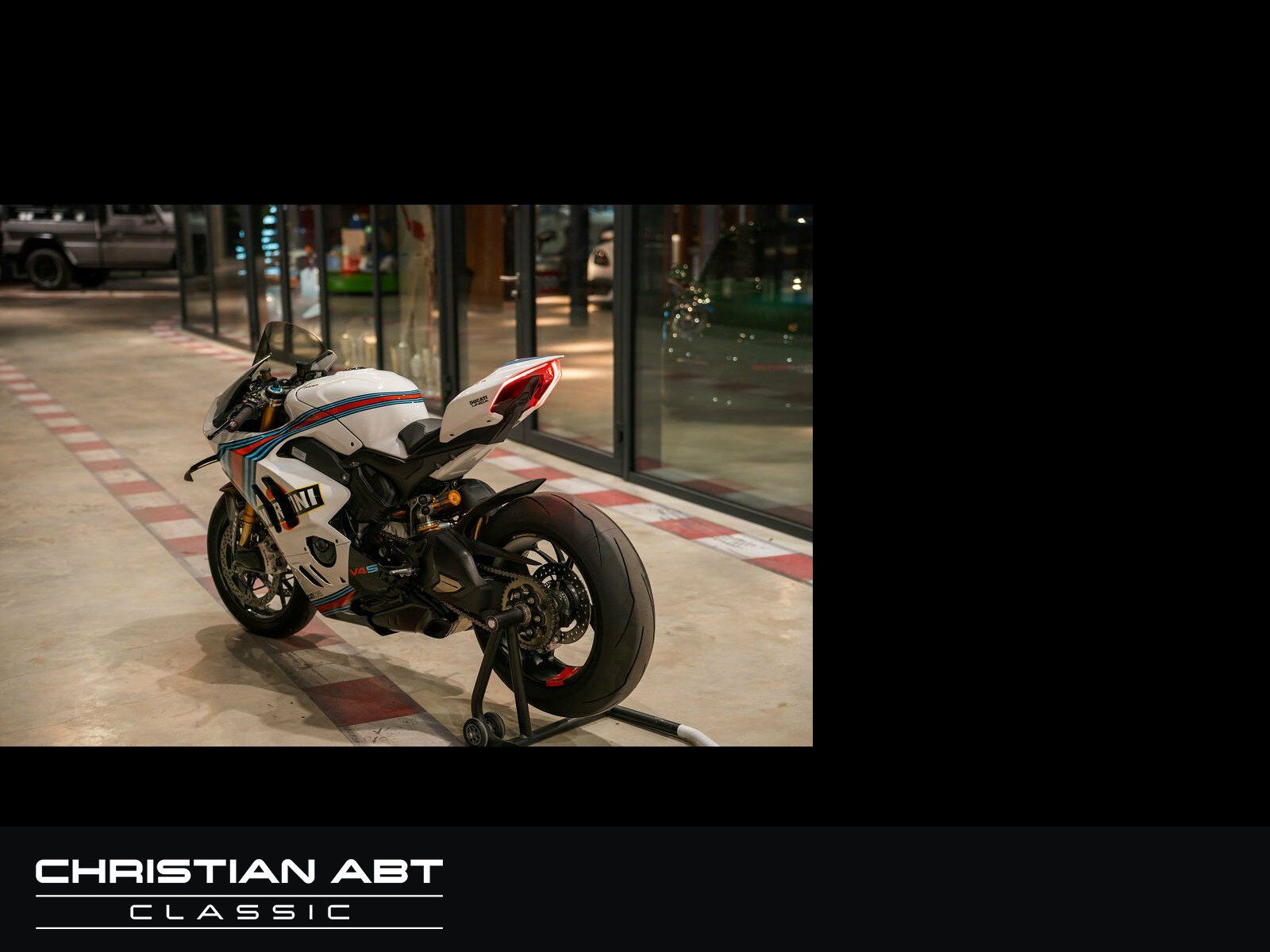 Fahrzeugabbildung Ducati Ducati VS4 Panigale *Unica Martini 1of1*
