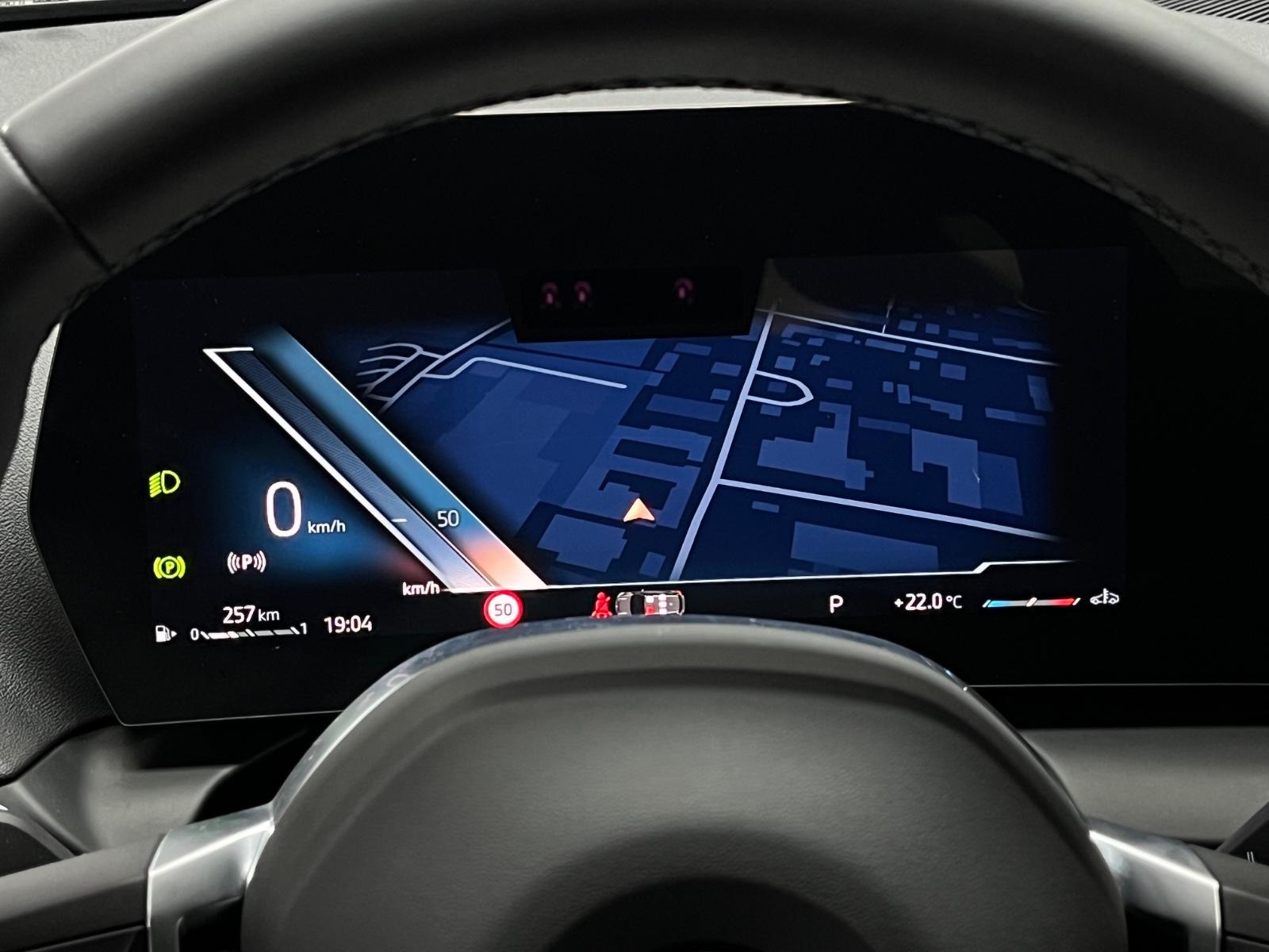 BMW 1 Series i Aut. *SHADOW LINE* LED*LIVE COCKPIT*KAMERA, миниатюра 21