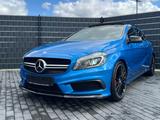Mercedes-Benz A 45 AMG 4M*7G*PANO*DISTR*CARBON*CAM*PERF-SITZ* - blaue Mercedes-Benz A 45 AMG