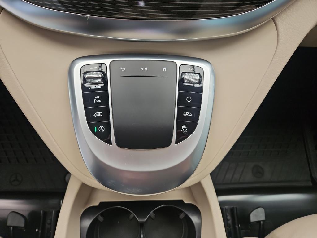 Mercedes-Benz V 250 Avantgarde Edition lang 4x4 Tisch Kühlfach
