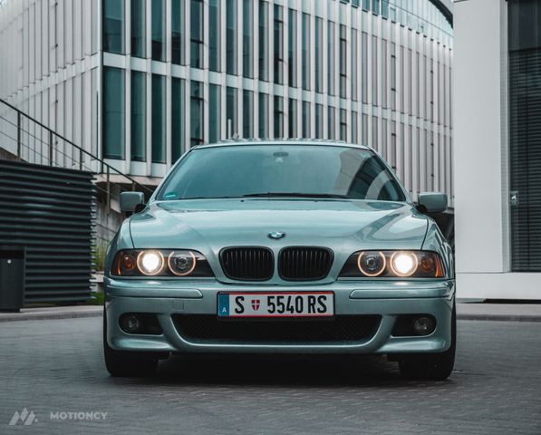 BMW 540i V8