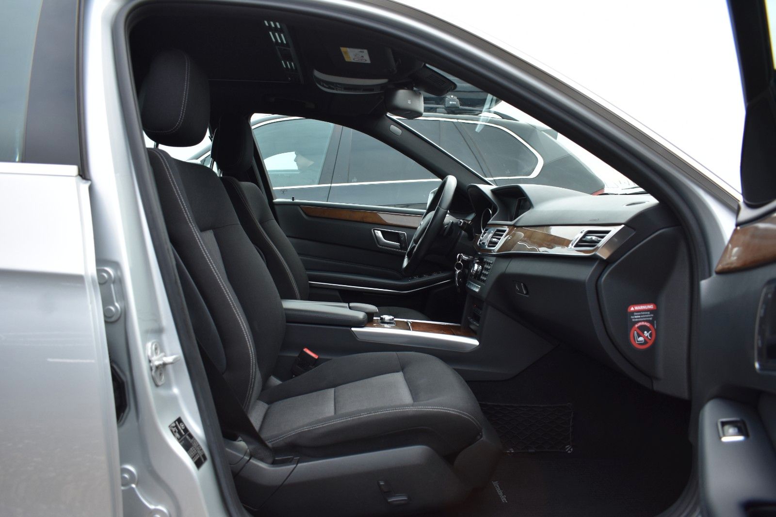 Fahrzeugabbildung Mercedes-Benz E 220 E T-Modell E 220 CDI BlueEfficiency