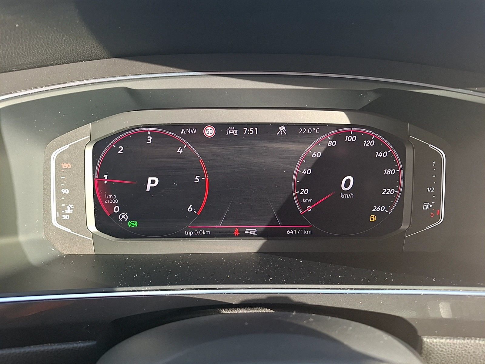 Fahrzeugabbildung Volkswagen Tiguan Allspace TDI R-Line DSG 4M Matrix AHK Nav