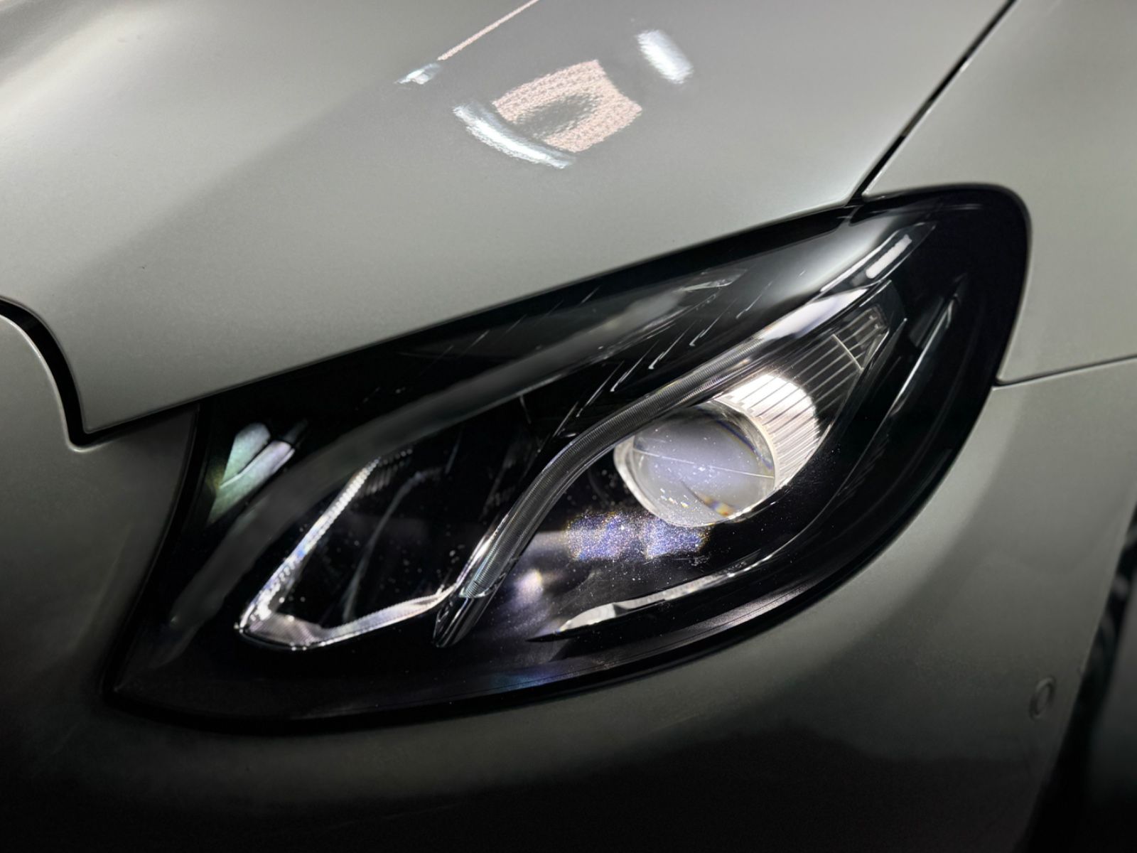 Fahrzeugabbildung Mercedes-Benz E 300 Coupe|AMG-LINE|WIDE-SCREEN|PANO|DESIGNO|