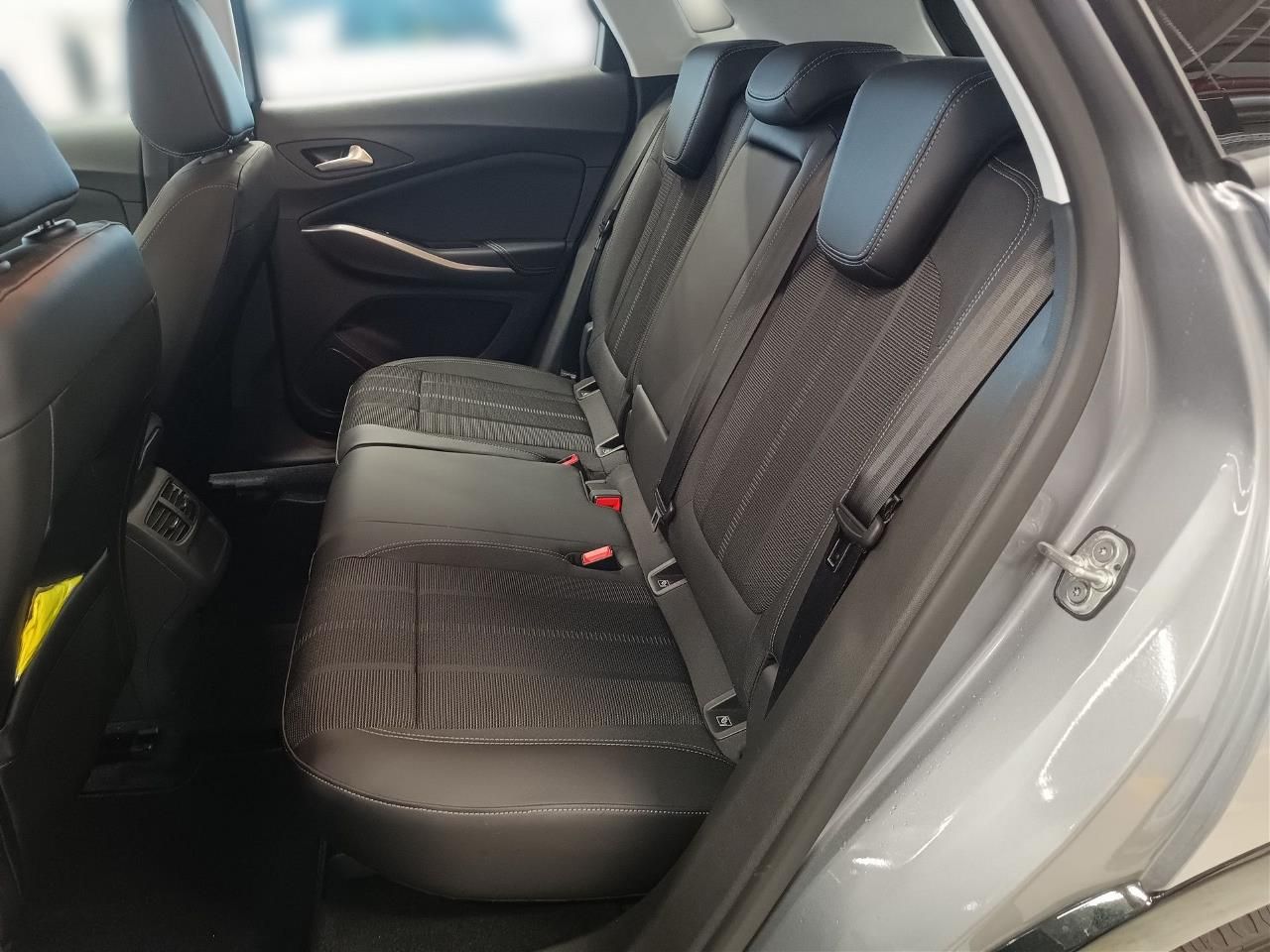 Fahrzeugabbildung Opel Grandland 1.2 Turbo GS AT