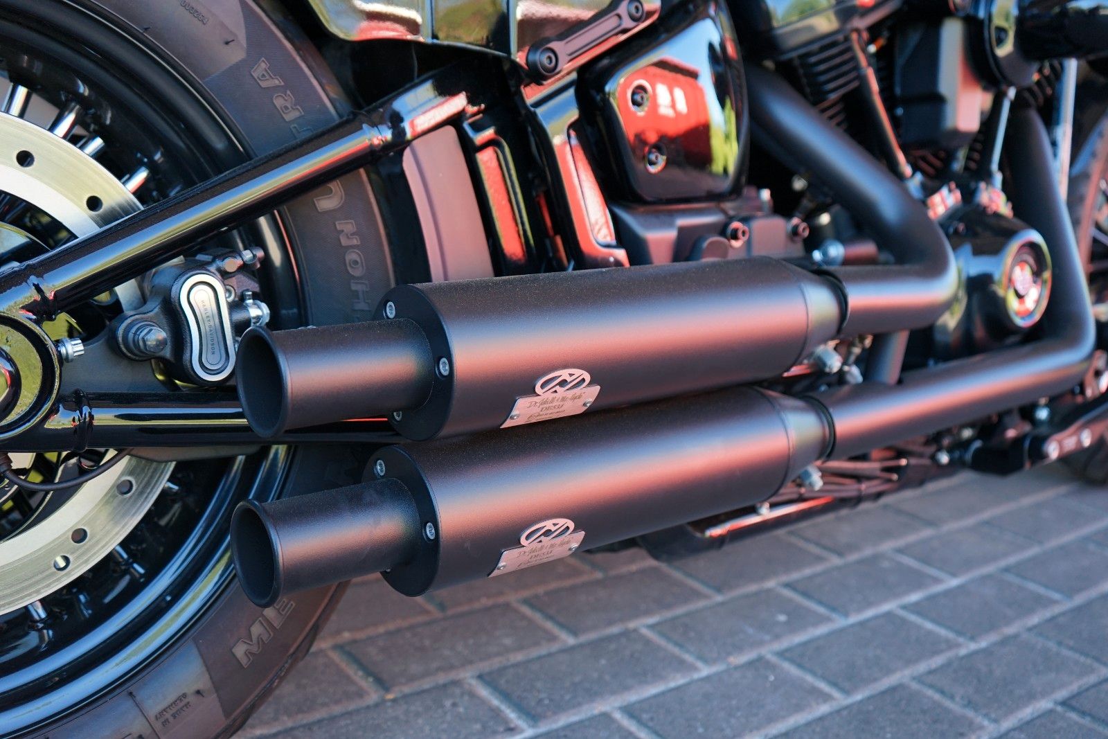 Fahrzeugabbildung Harley-Davidson Softail Custombike - Jekill - Big Spoke - LED