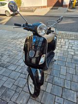 Piaggio Schöne Vespa LX50 - Offers