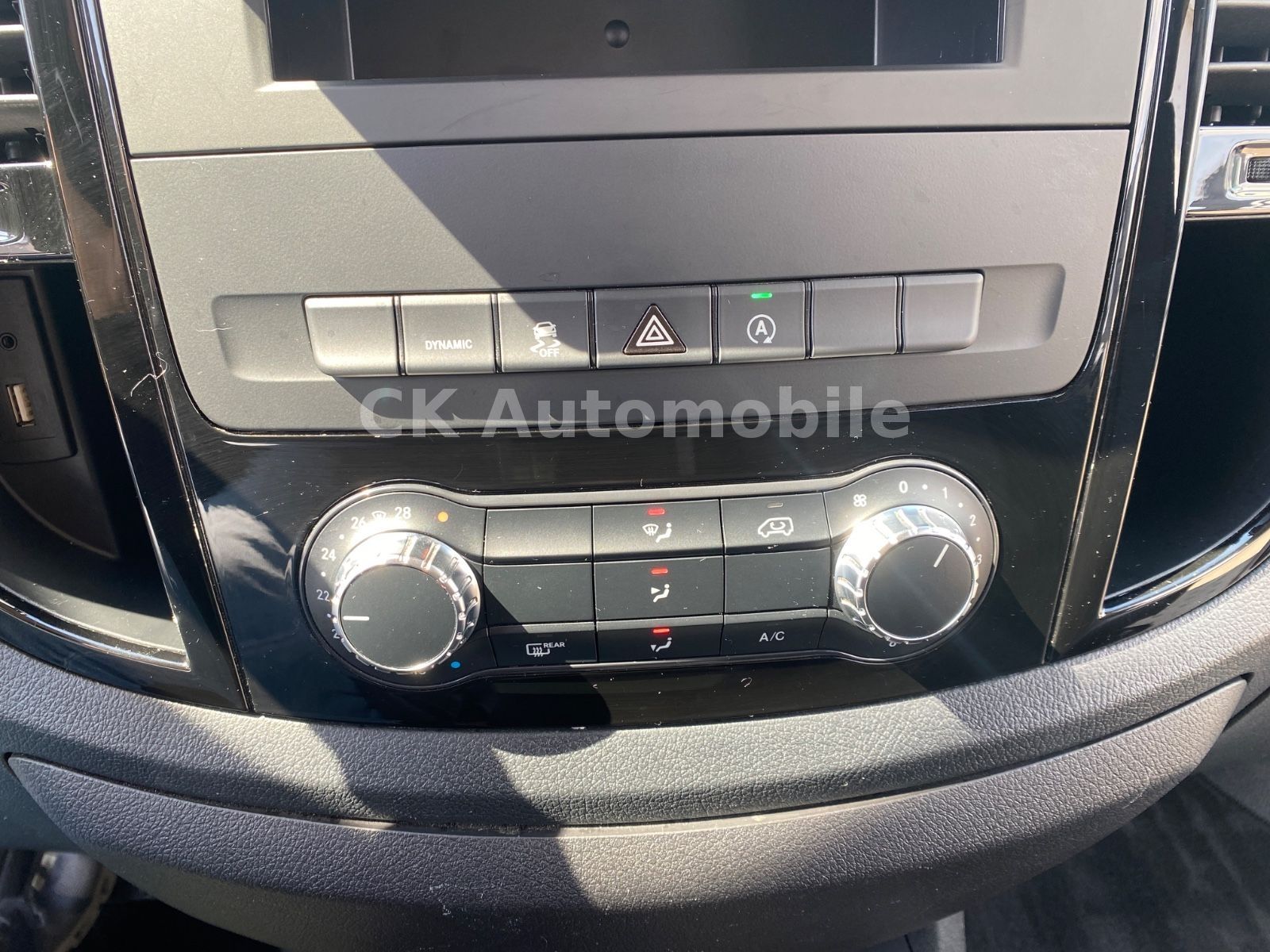 Fahrzeugabbildung Mercedes-Benz Vito Mixto 119 lang Autom./5 Sitze/Navi/LED/Kam