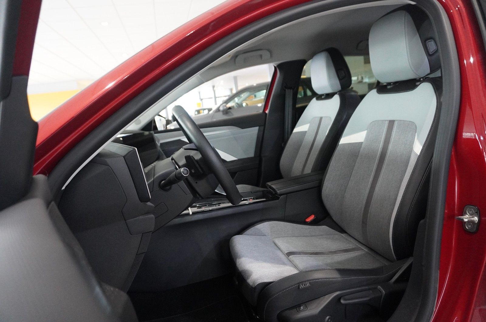 Fahrzeugabbildung Opel Astra L Lim. 1.6 HYBRID ELEGANCE NAVI/LED/KAMERA