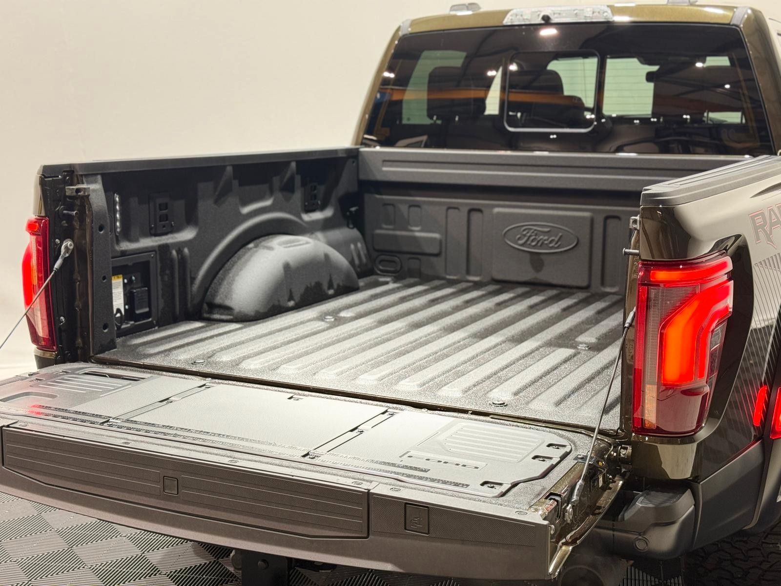 Fahrzeugabbildung Ford F-150 RAPTOR  EcoBoost®  3.5L V6 *MY25*