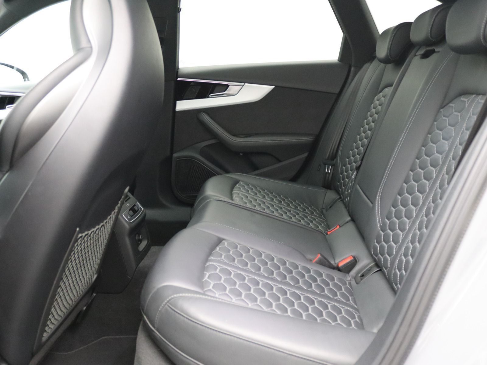 Audi RS4 - Bild 10