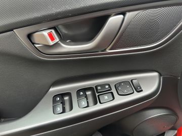 Hyundai KONA ELEKTRO STYLE + NAVIGATION - SOH 91,8%