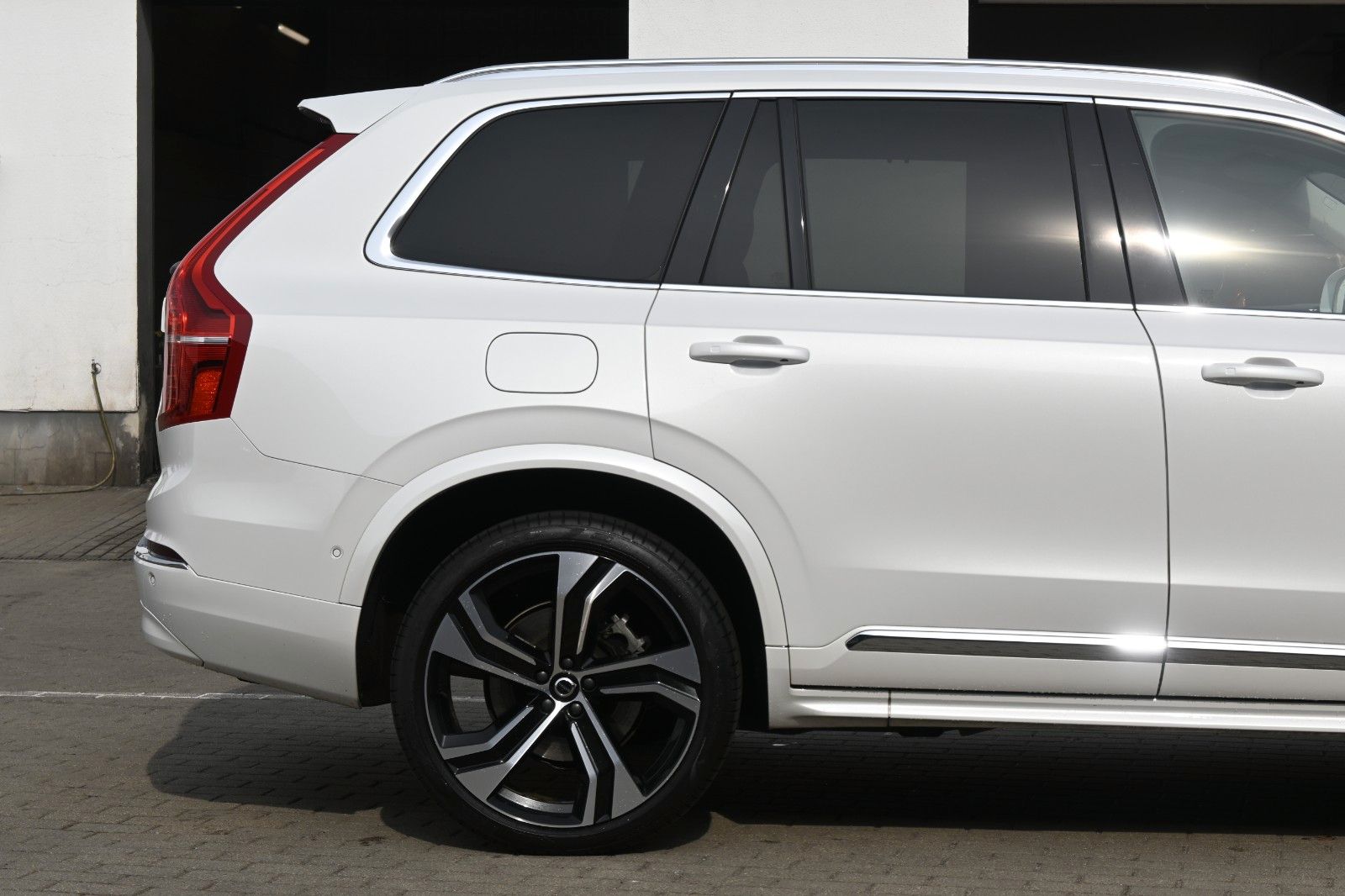 Fahrzeugabbildung Volvo XC90 B5 D AWD Bright*STDHZG*360°*22"*AHK