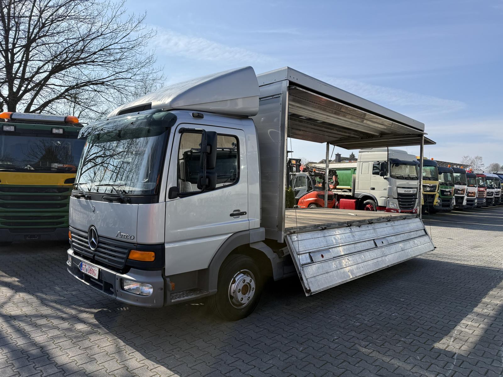 Mercedes-Benz Atego 818 Schwenkwand