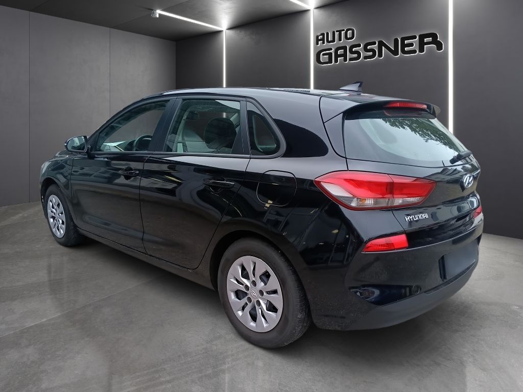 Fahrzeugabbildung Hyundai i30 1.4 M/T100 PS Navi RFK PDC Sitzheizung
