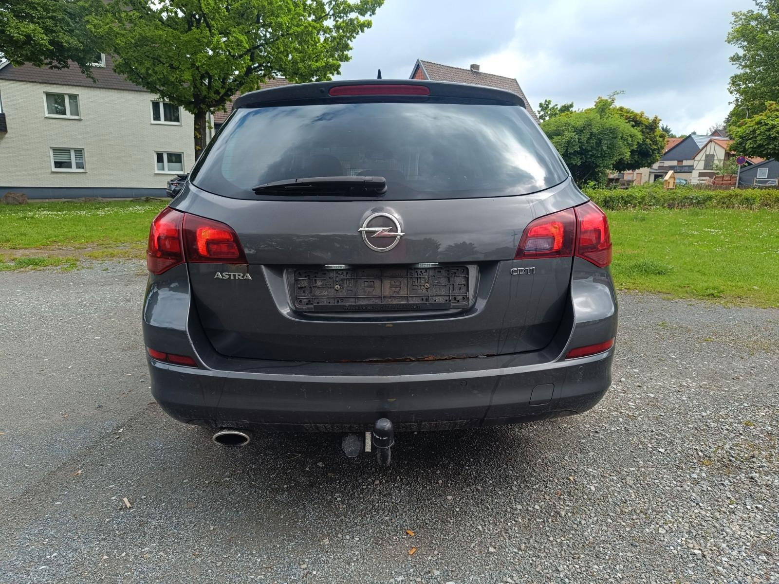 Opel Astra 2012 — photo 6