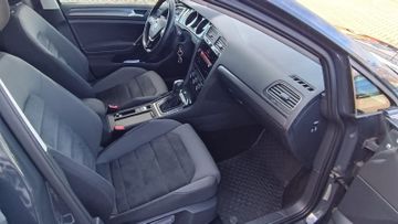 Volkswagen Golf - 10