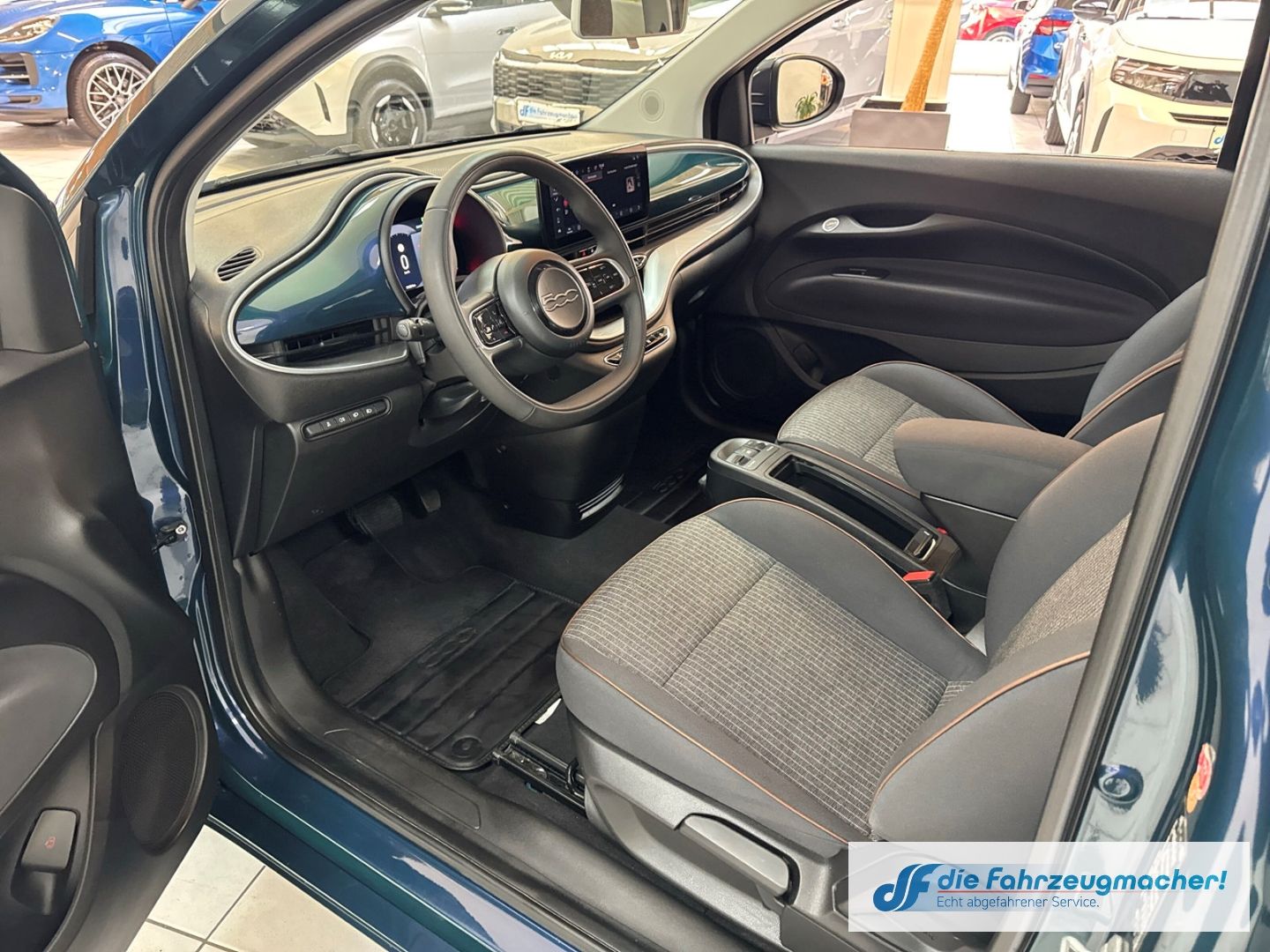 Fahrzeugabbildung Fiat 500 e Icon Navi Digitales Cockpit Memory Sitze A