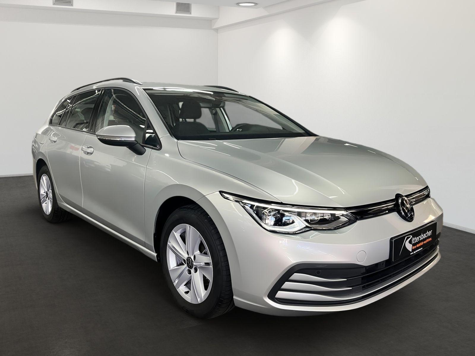 Volkswagen Golf VIII Variant 1.5 eTSI Life DSG Navi LEDPlus