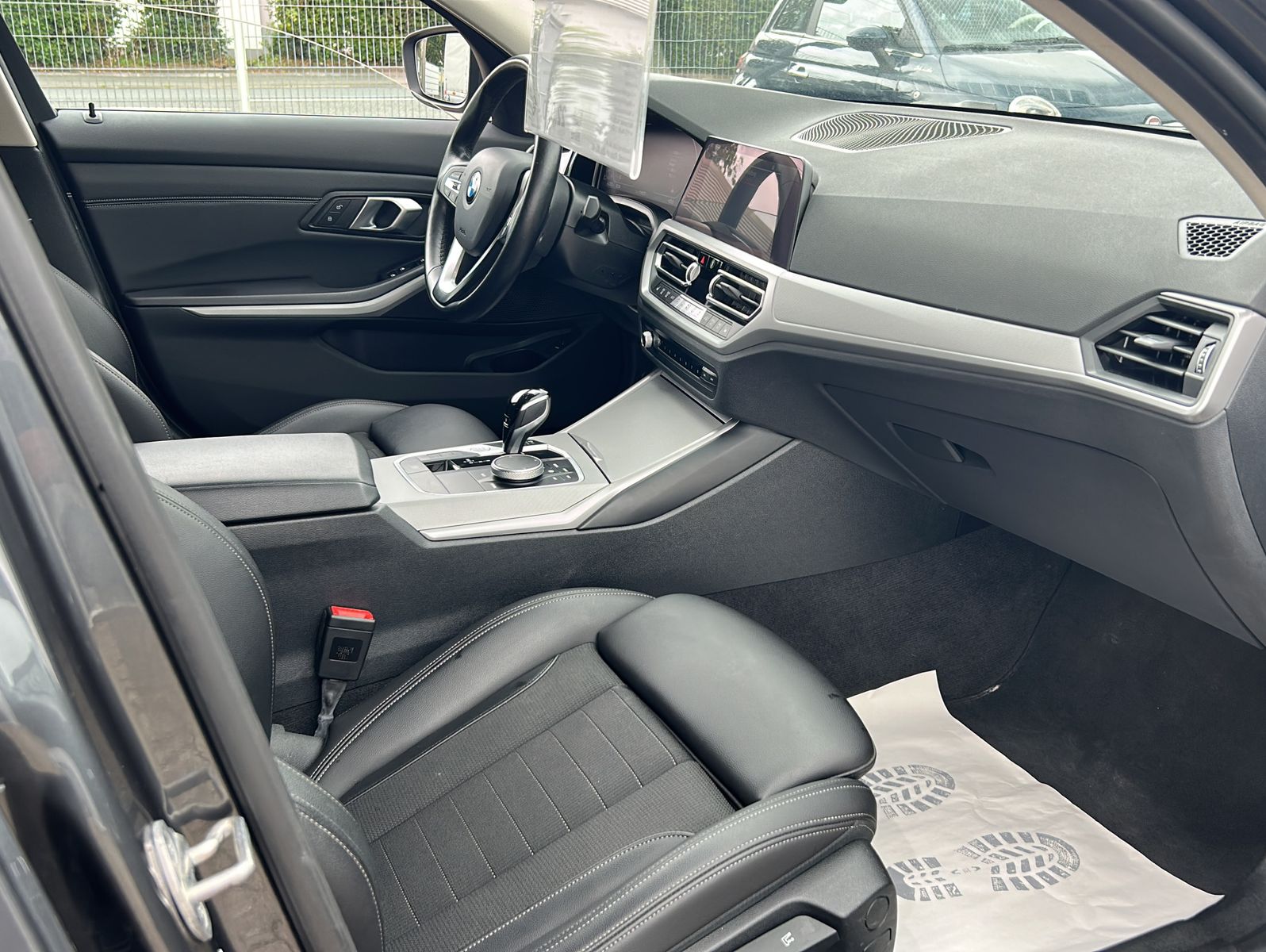 Fahrzeugabbildung BMW 318d Touring Advantage