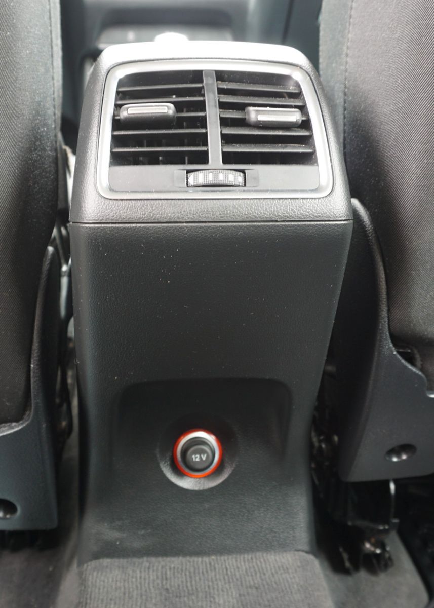 Fahrzeugabbildung Audi Q3 S Line, Navi, LED, AHK, Keyless, Start & Stop