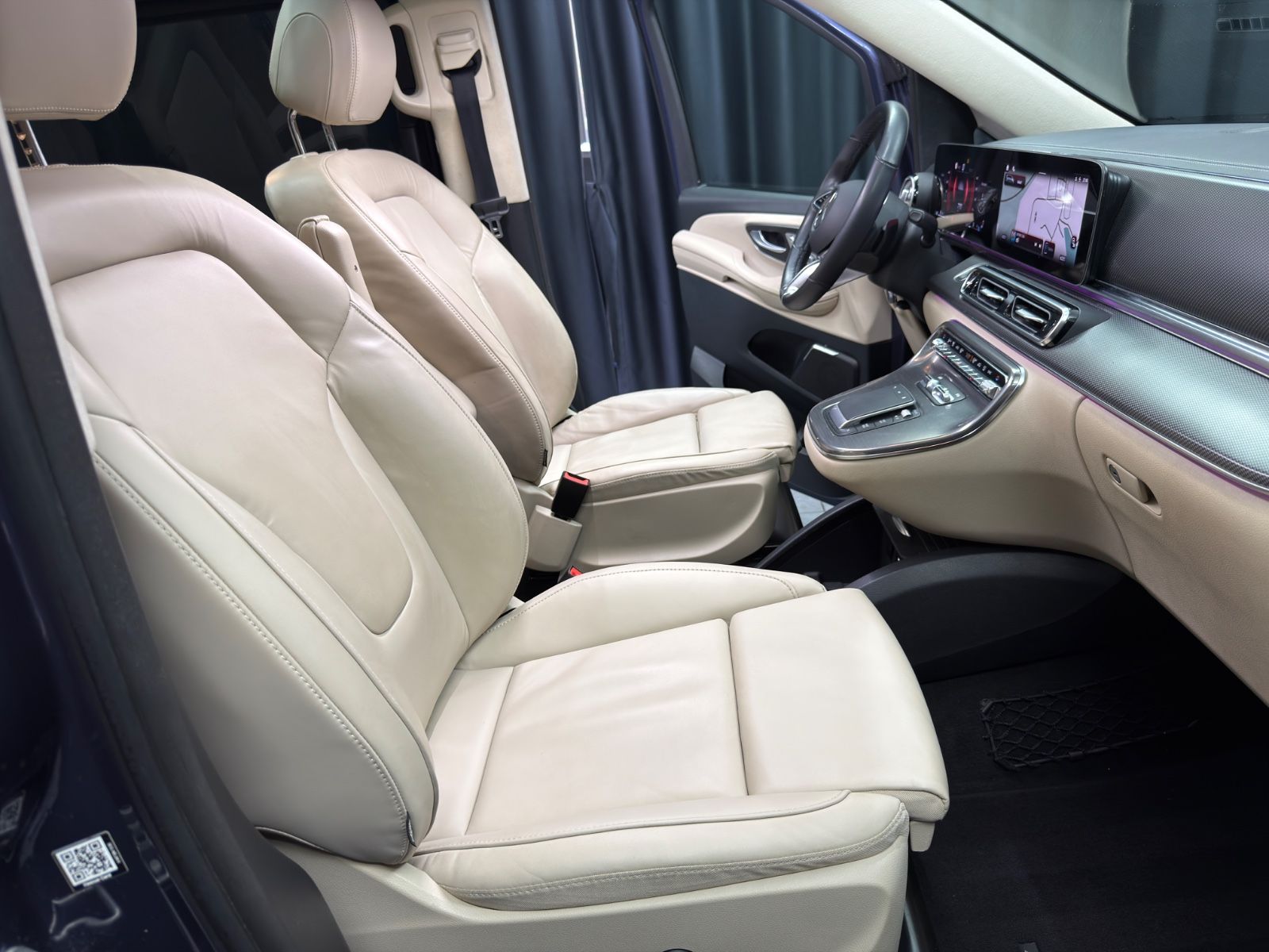 Fahrzeugabbildung Mercedes-Benz V250d lang EXCLUSIVE|AMG|BURMESTER|PANO|ACC|360°