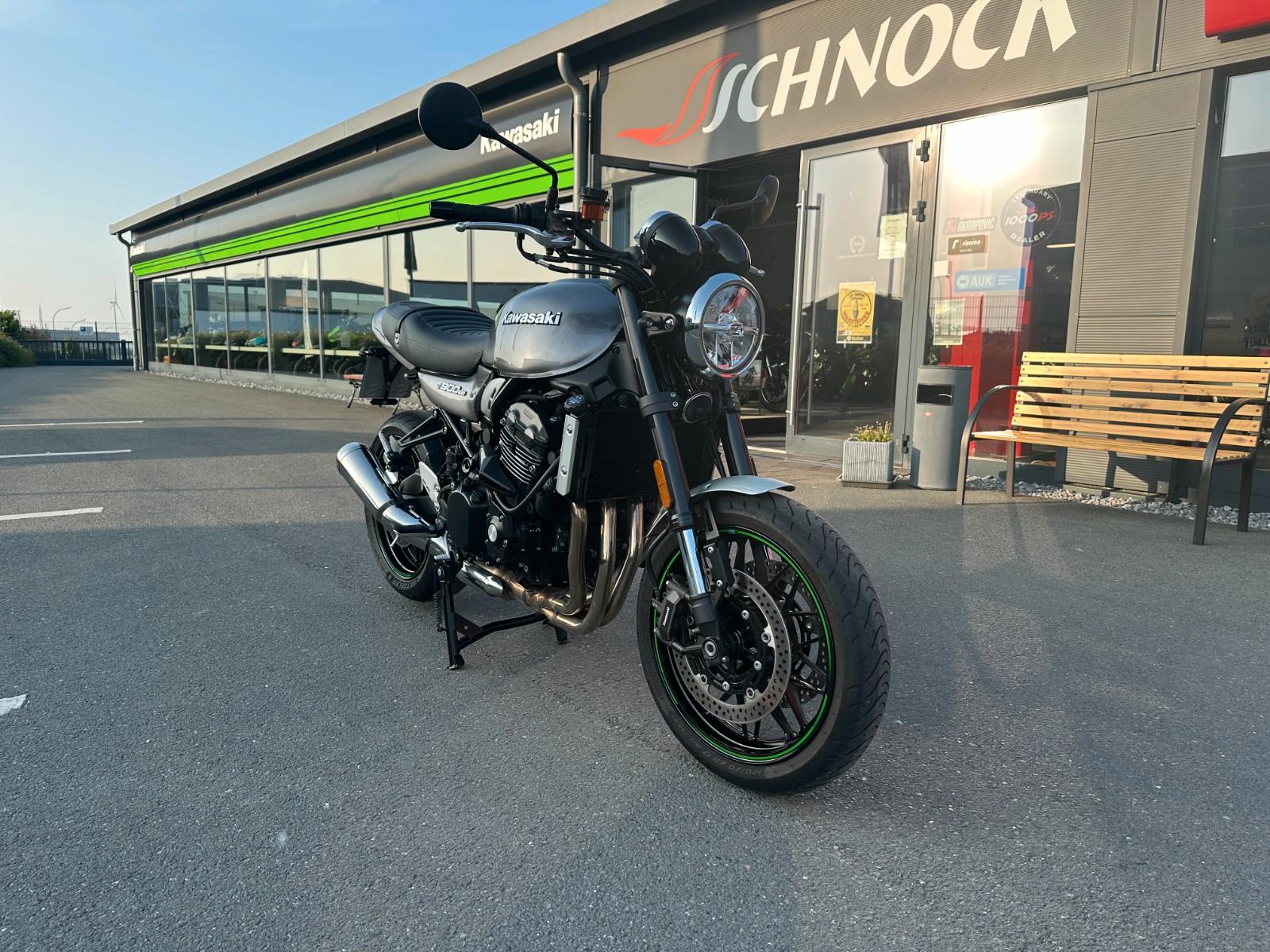 Kawasaki Z900RS *Hauptständer, Sturzpads*