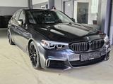 BMW M550i xDrive V8+H&K+AHK+Memory+Sitzbelüftung - BMW M-Modelle mit Anhängerkupplung