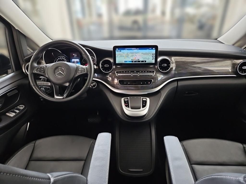 Fahrzeugabbildung Mercedes-Benz V 300 EAV/E 8 Sitze AHK DISTRONIC elektr.ST STHZ