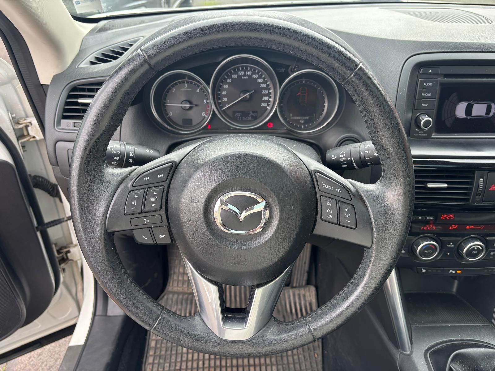 Fahrzeugabbildung Mazda CX-5 Sports-Line AWD-NAV-XEN-LEDER-AHK-GSD-BOSE-