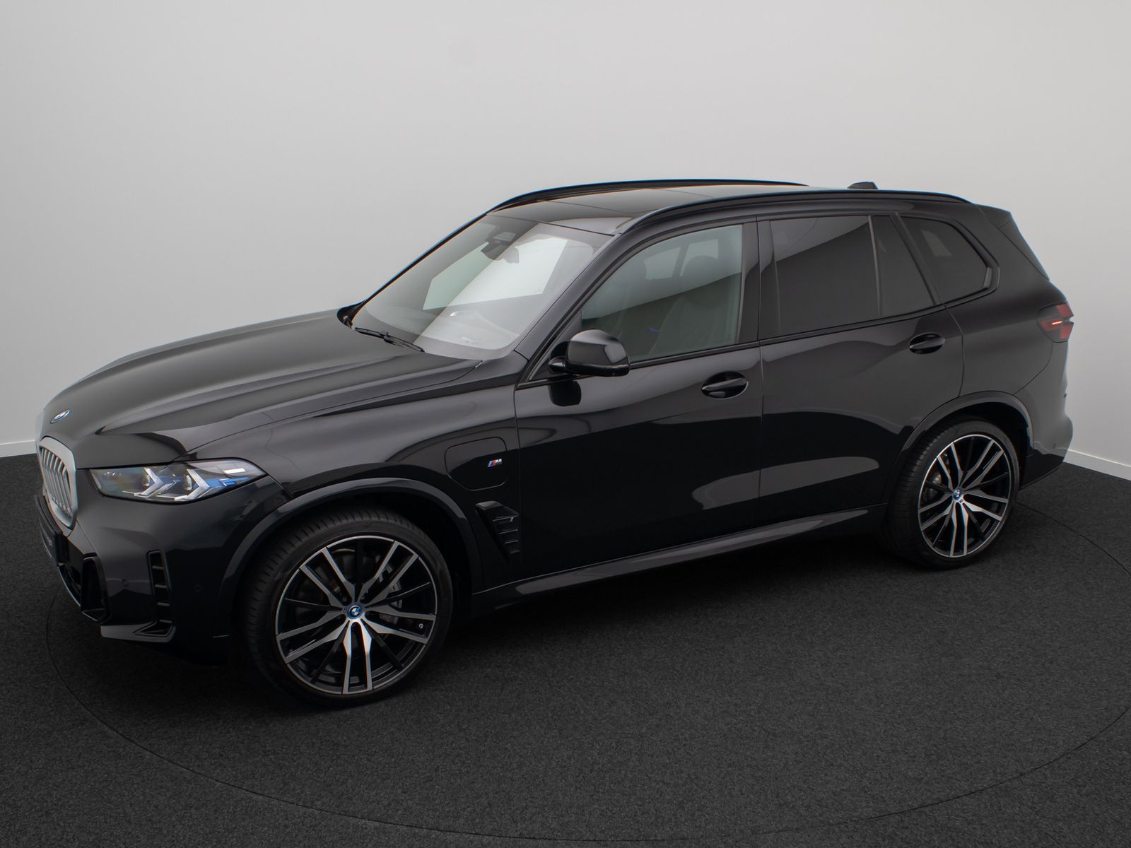 Fahrzeugabbildung BMW X5 xD50e M Sport Panorama 360&deg;HUD DAB H/K 22Zoll