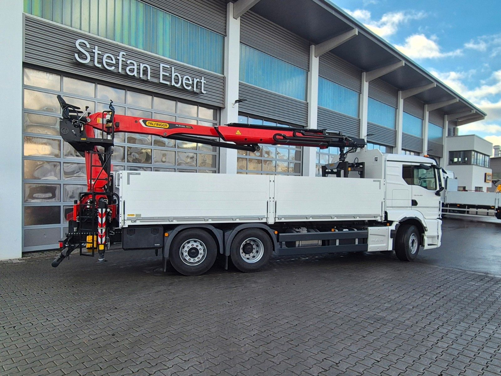 Fahrzeugabbildung MAN TGS 26.470 6x2-4 LL Baustoff Palfinger PK20.501L