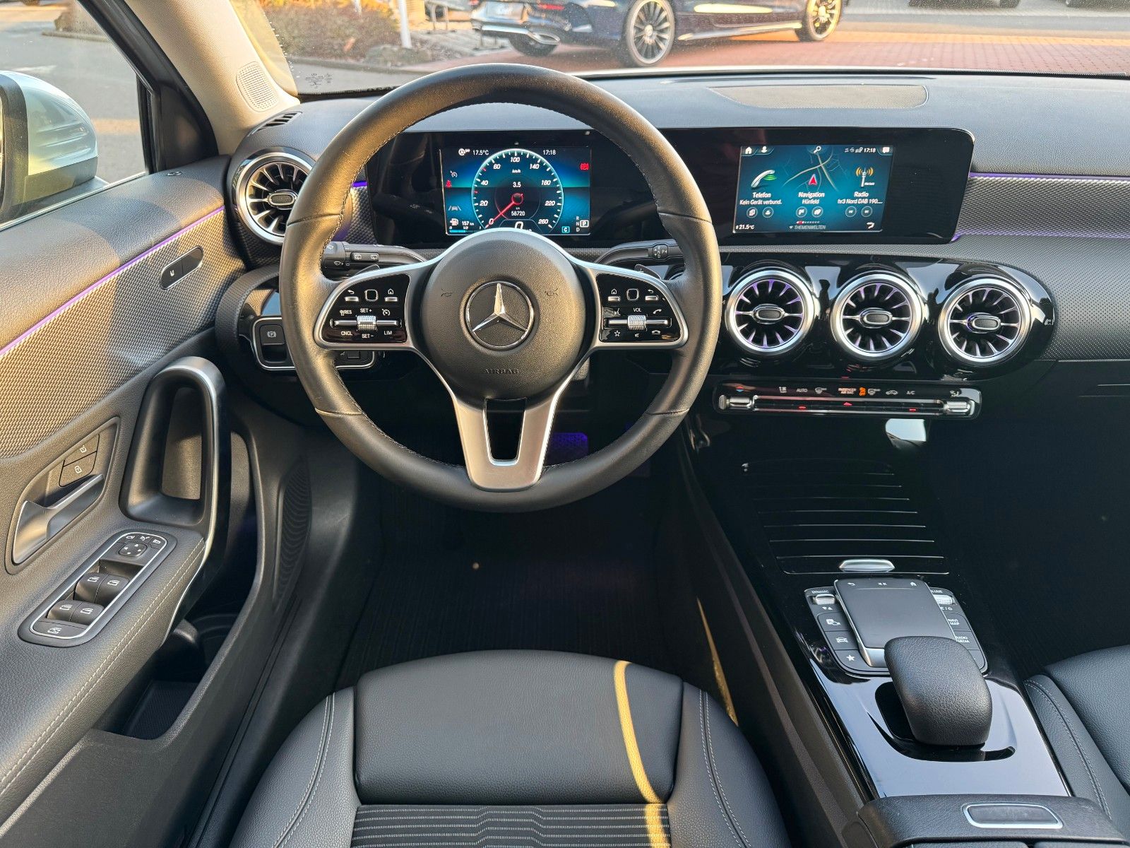 Fahrzeugabbildung Mercedes-Benz A 180 Progressive+LED+Ambiente+RFK+TotW