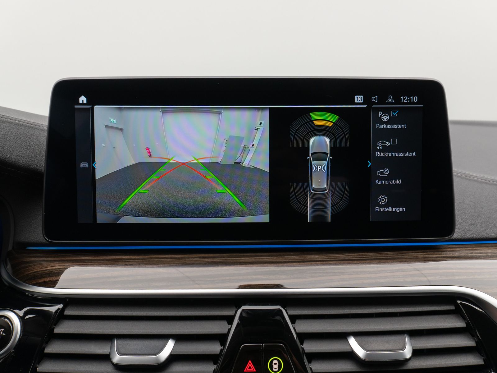 Fahrzeugabbildung BMW 530e  Luxury Line Kamera Laser HUD HiFi Komfort