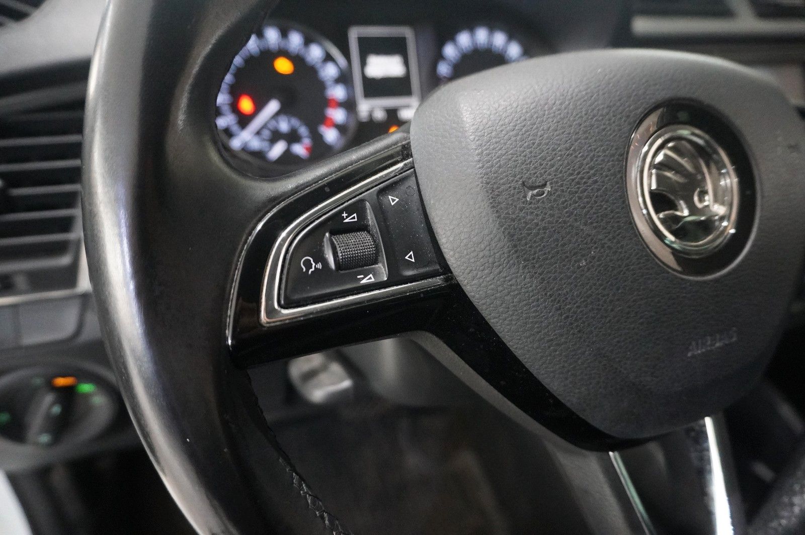 Fahrzeugabbildung SKODA Fabia Combi 1.4 TDI AMBITION DSG NAVI/LED/PDC