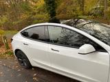 Tesla Model 3 mit Anhängerkupplung - Tesla Model 3 in Bremen
