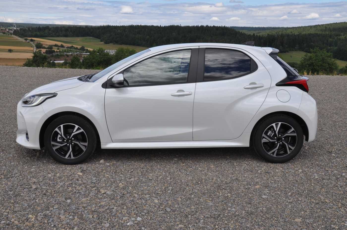 Toyota Yaris Hybrid 5-Türer 116 1.5 VVT-i Teamplayer imagem 2