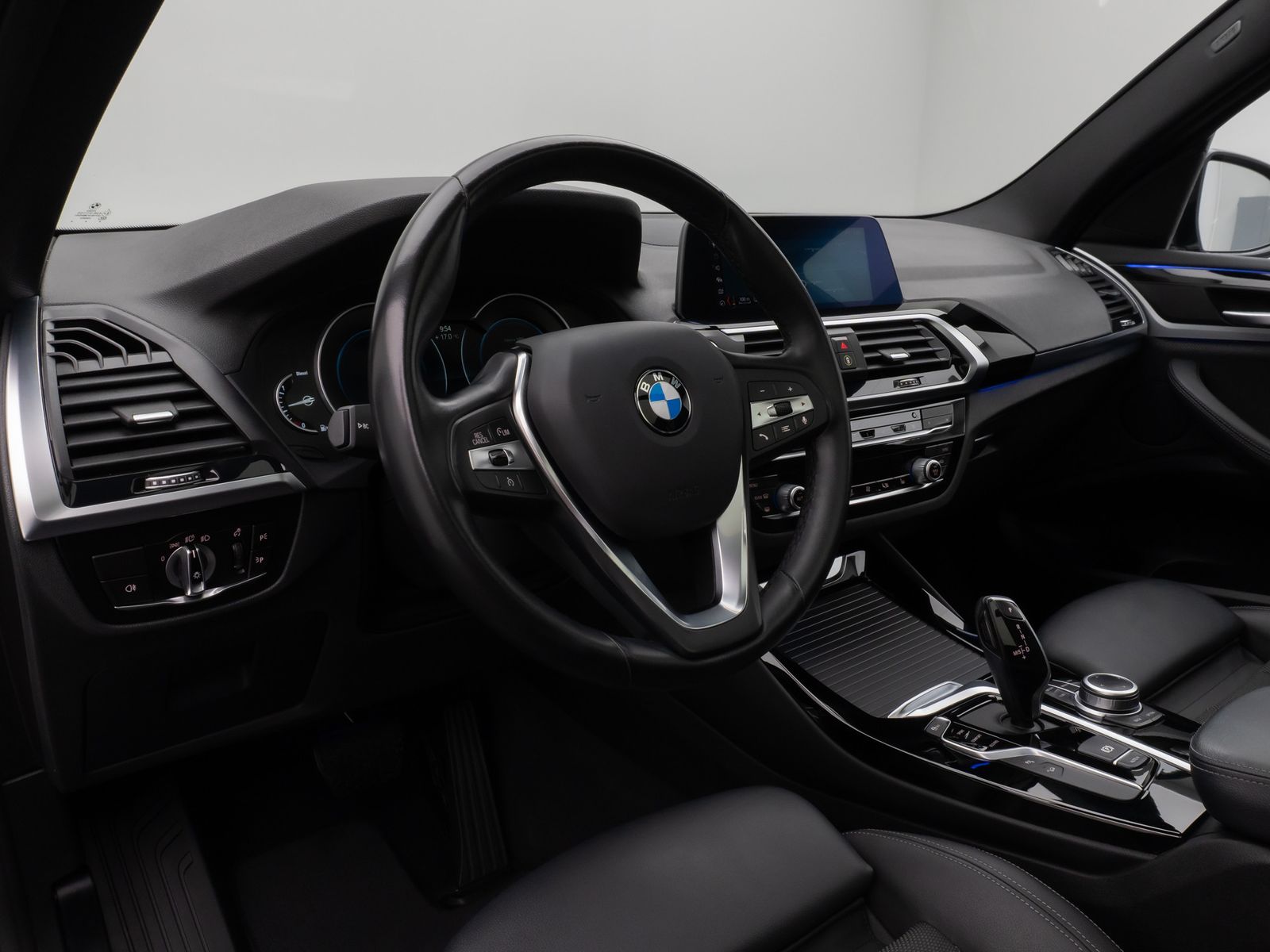 Fahrzeugabbildung BMW X3 xD20d xLine Kamera Panorama HUD DAB HiFi 19"