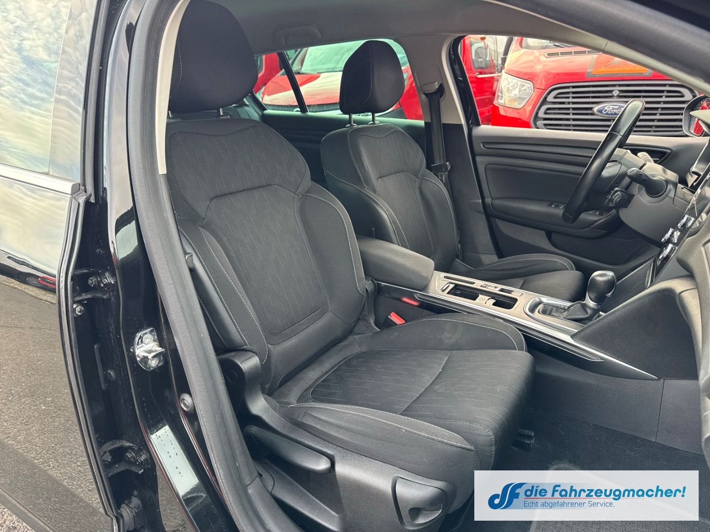 Fahrzeugabbildung Renault Megane IV Grandtour Automatik Limited *EXPORT