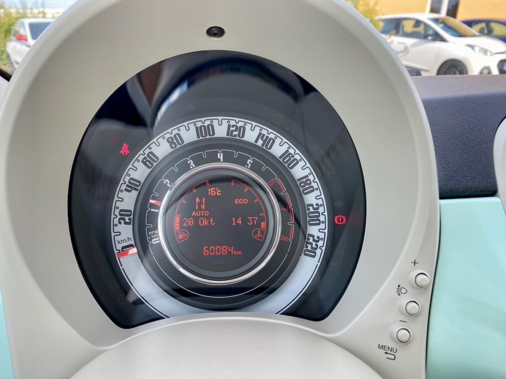 Fahrzeugabbildung Fiat 500 1.2 Dualogic Lounge HAGEL KLIMA CARPLAY PDC