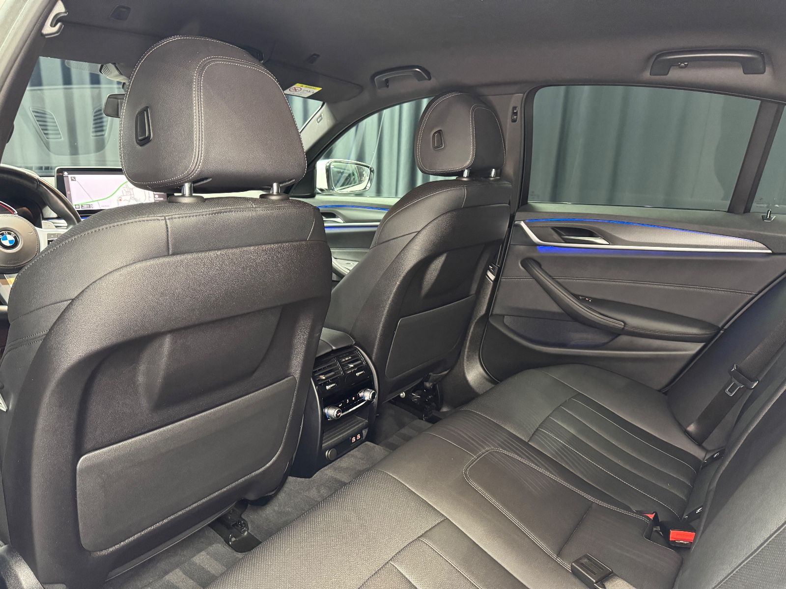 Fahrzeugabbildung BMW 520d xDrive M Sport|HEAD-UP|ACC|LASER|