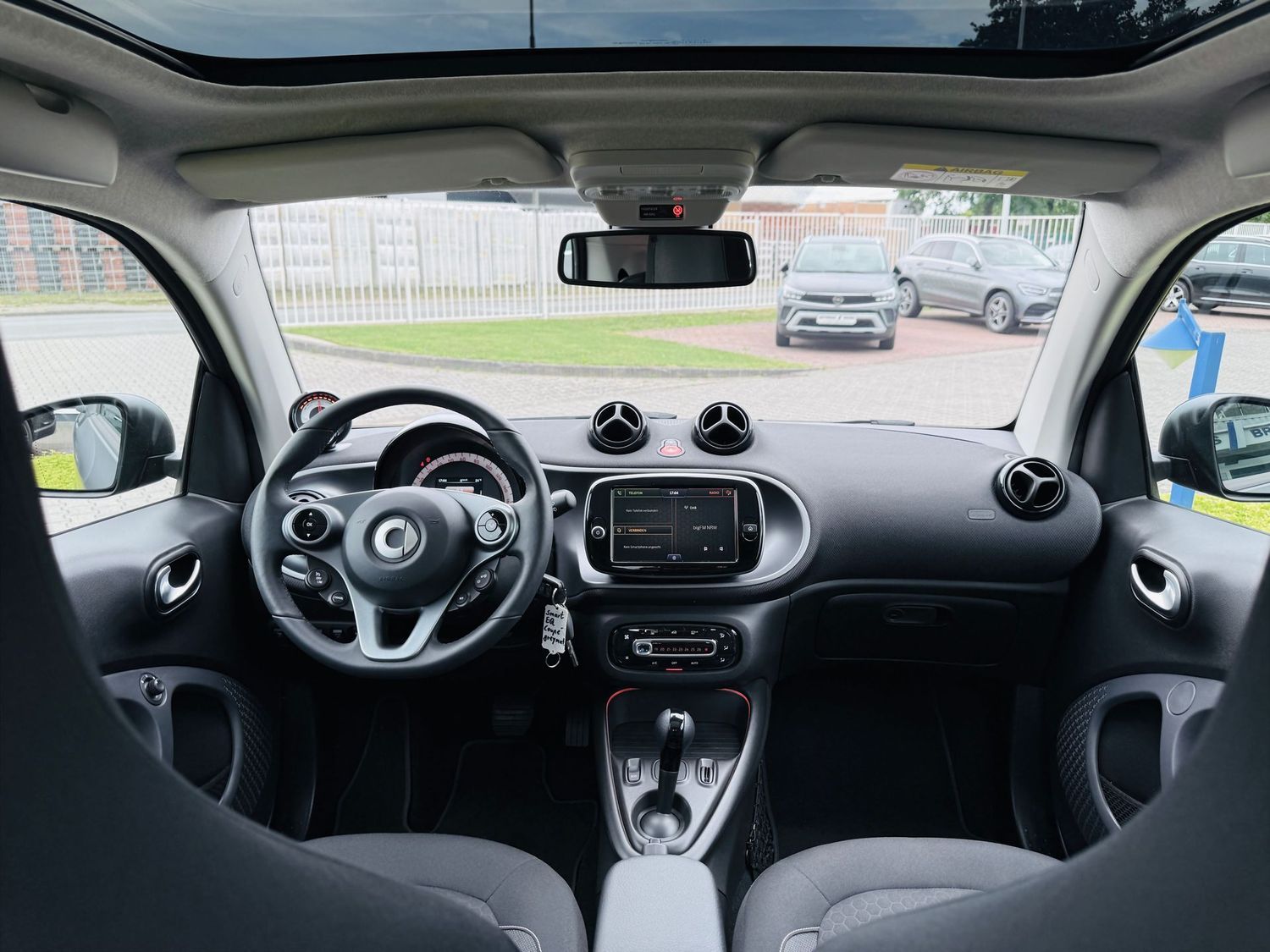 Fahrzeugabbildung Smart forTwo EQ EXCLUSIVE, Winter, LED, PTS, RFK, Pano