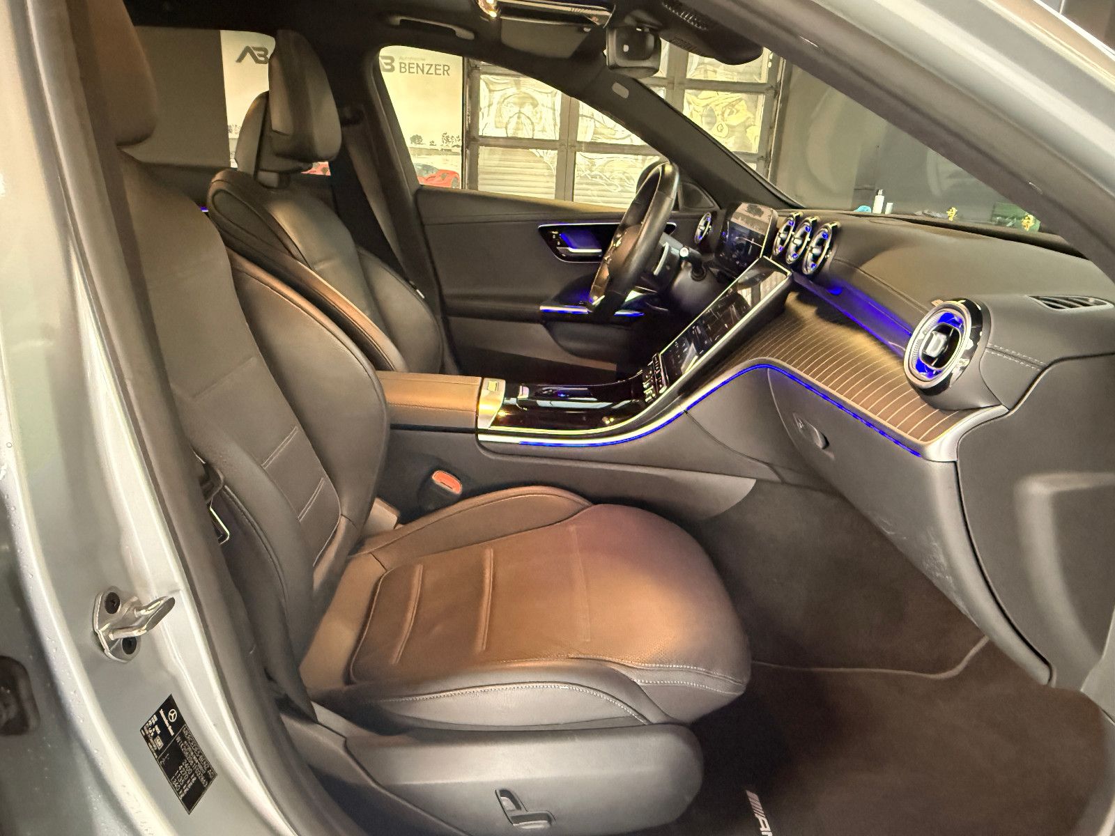 Fahrzeugabbildung Mercedes-Benz C 300TD/AMG/PANO/AMBIENTE/KAMERA/LED/MASSAGE