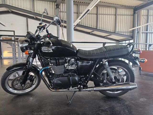 Triumph Bonneville  T 100 SE