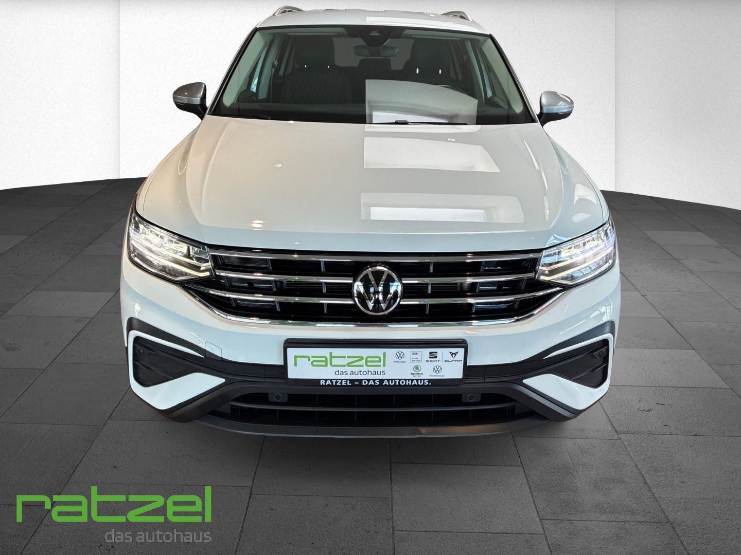 Fahrzeugabbildung Volkswagen Tiguan Allspace 2.0 TDI DSG Life AHK+LED+ACC Dig